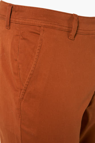 Chino - bruin