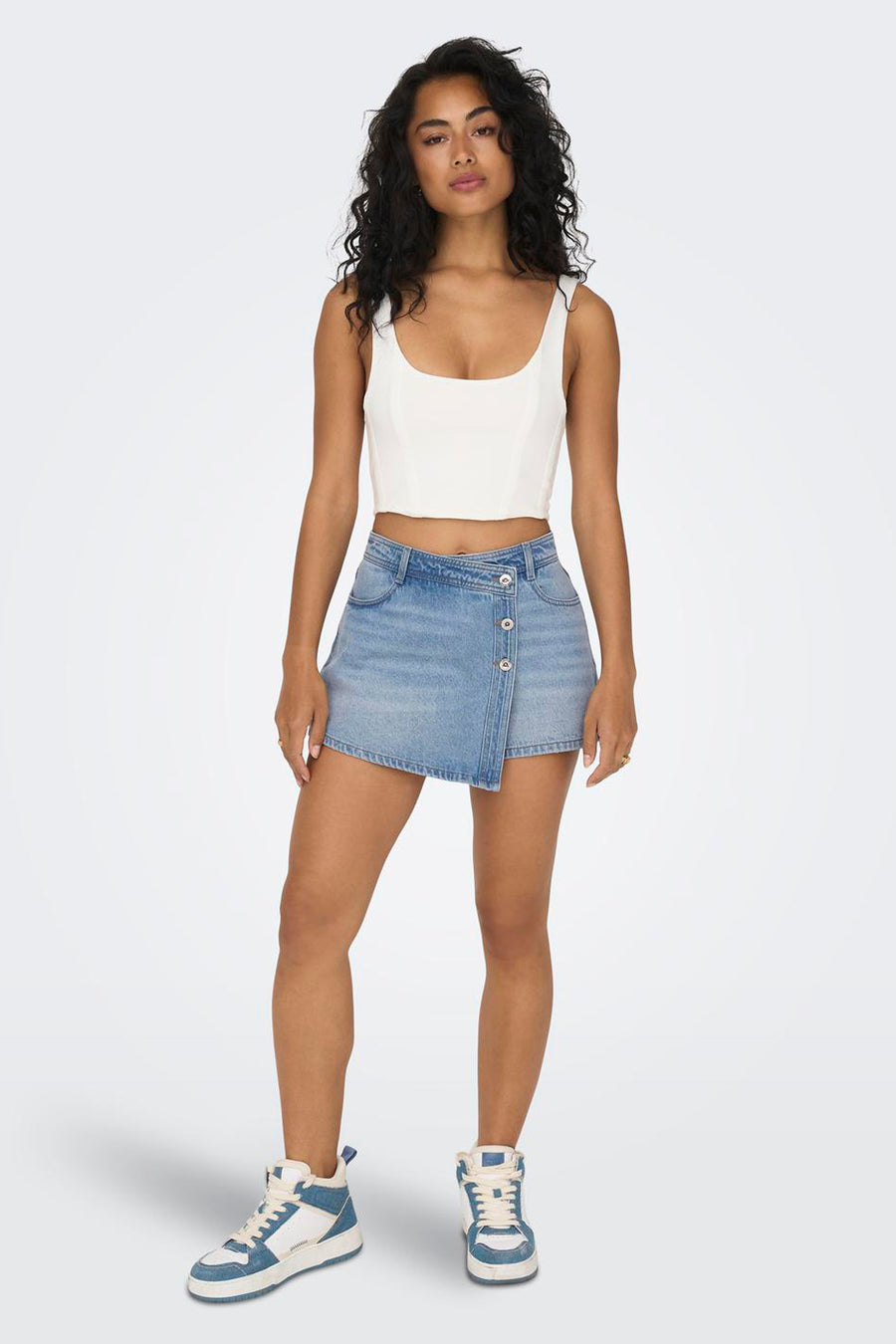 Short - light blue denim