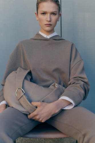 Sweater met kap Bruin - Mango