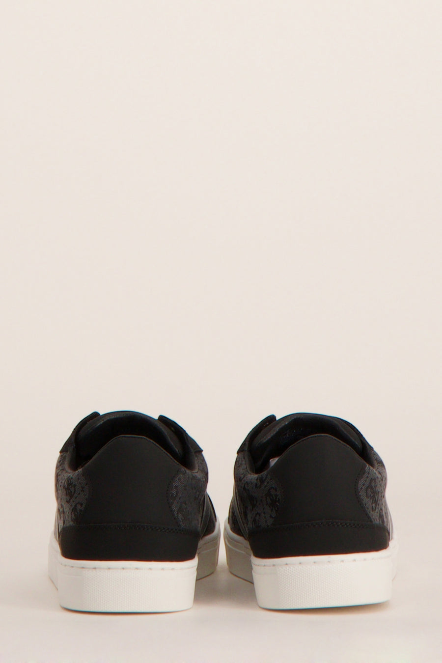 Sneakers Zwart - Guess®